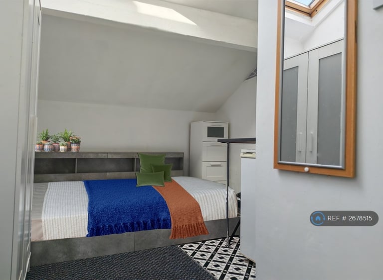 1 bedroom in Shay Lane, Halifax, HX2 (#2678515)