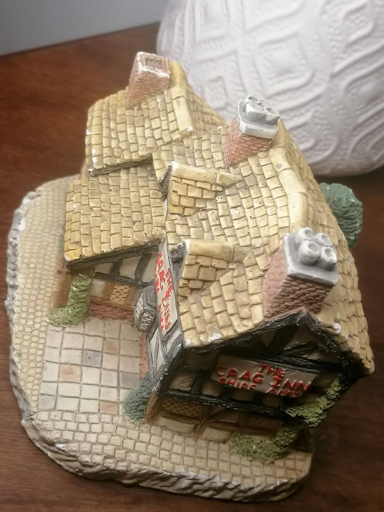 Vintage Naturalcraft memory lane cottages by Peter Tomlins Crag inn Made in England.