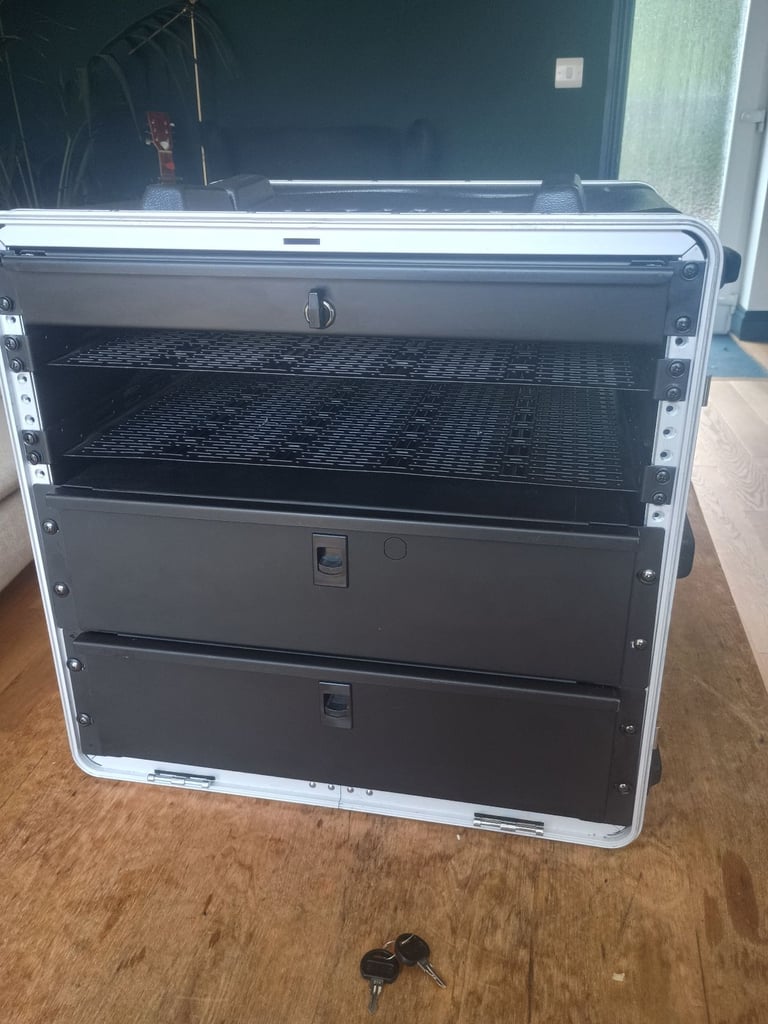 image for Gator Case Gr-10L lockable moulded rack case with rackworks drawers