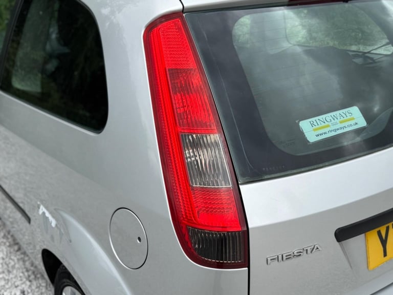 2005 Ford Fiesta 1.25 Style 3dr HATCHBACK PETROL Manual - Image 28