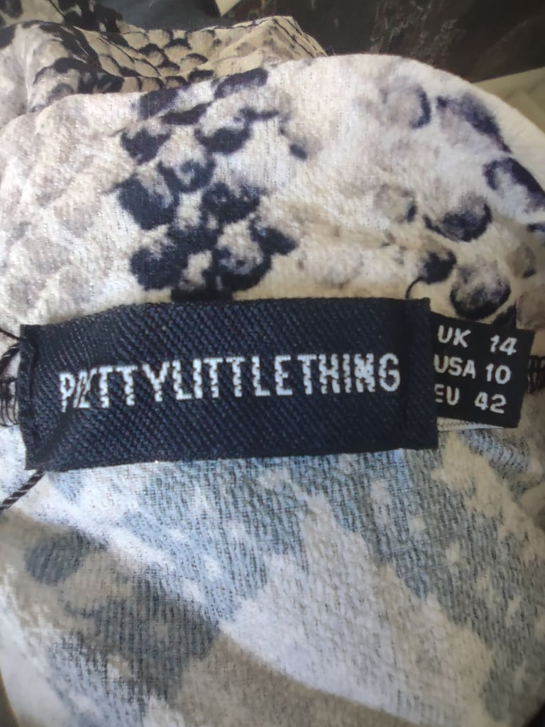 NEW Pretty Little Thing Women Ladies Mini Skirt, Size 14