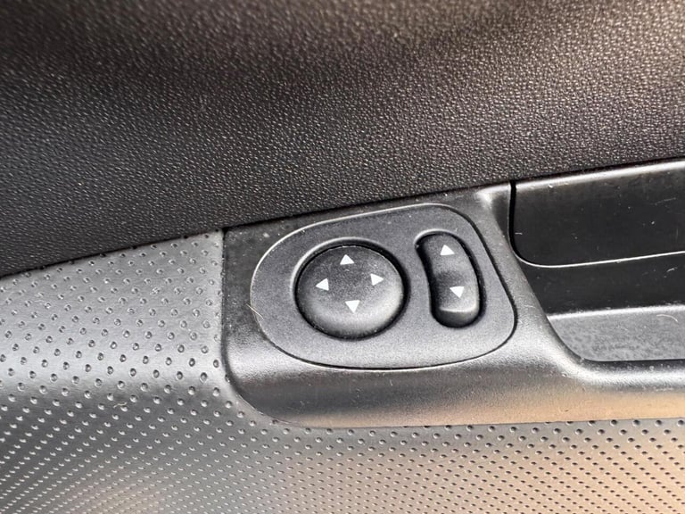 2011 Fiat 500 Hatchback (2008 - 2016) Hatchback Petrol Manual