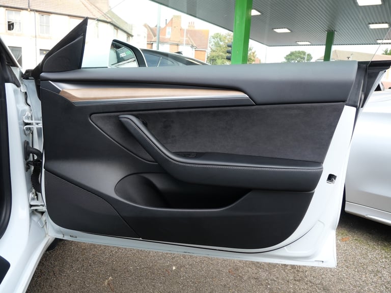 2022 Tesla Model 3 Standard Range Plus Electric Auto RWD (241 bhp) 4dr Electric