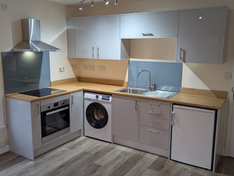 Completely refurbished 1 Bed Flat on Aylsham Road, all new throughout