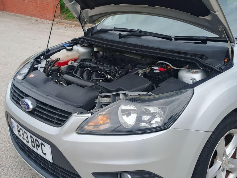 2010 Ford Focus 1.6 Zetec 5dr ESTATE Petrol Automatic