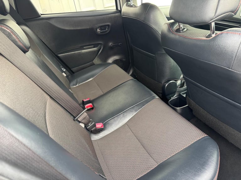 2012 Toyota Yaris 1.33 VVT-i Trend 5dr HATCHBACK PETROL Manual