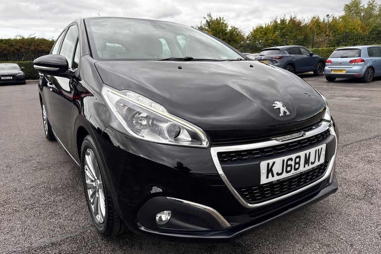 2019 Peugeot 208 1.2 PureTech Signature Euro 6 (s/s) 5dr Hatchback PETROL Manual