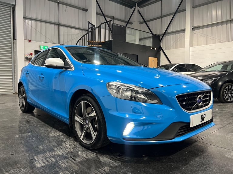 2015 Volvo V40 2.0 D4 R-Design Euro 6 (s/s) 5dr HATCHBACK Diesel Manual
