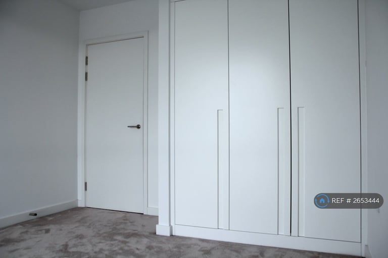 2 bedroom flat in Nautical Drive, London, E16 (2 bed) (#2653444)