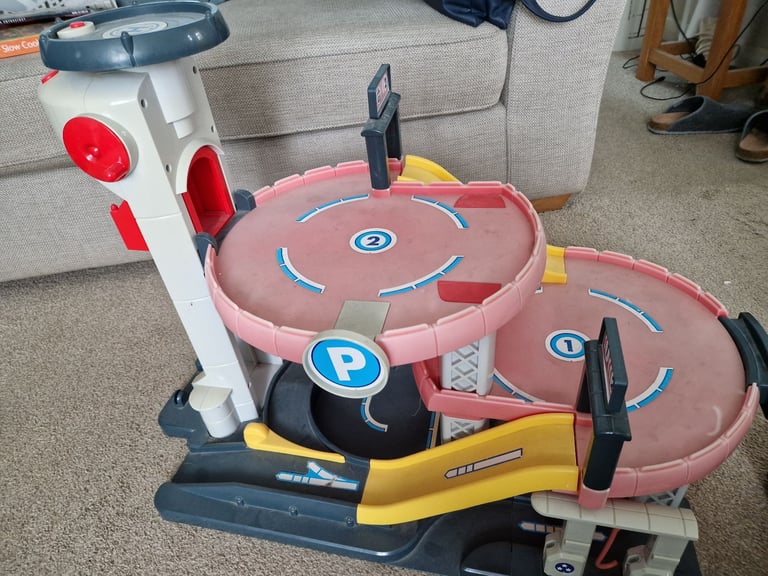 Toy garage