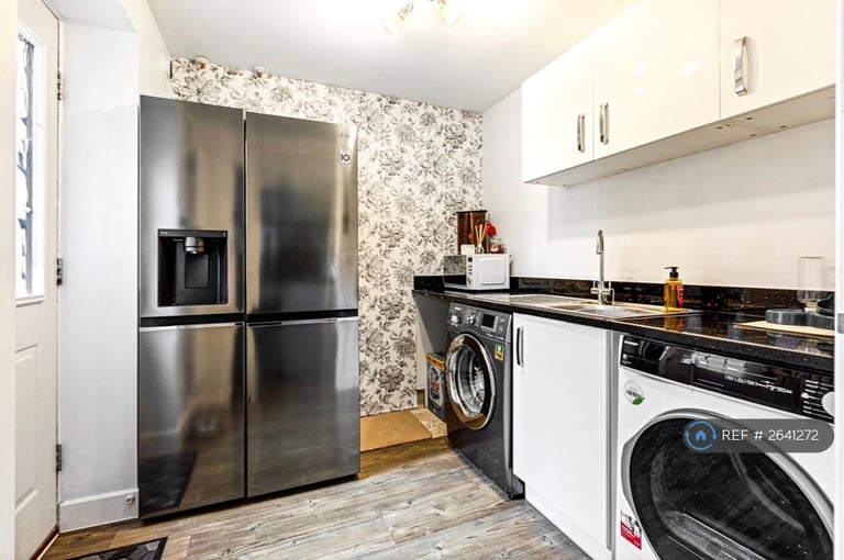 5 bedroom house in Wright Close, Leicester, LE8 (5 bed) (#2641272)