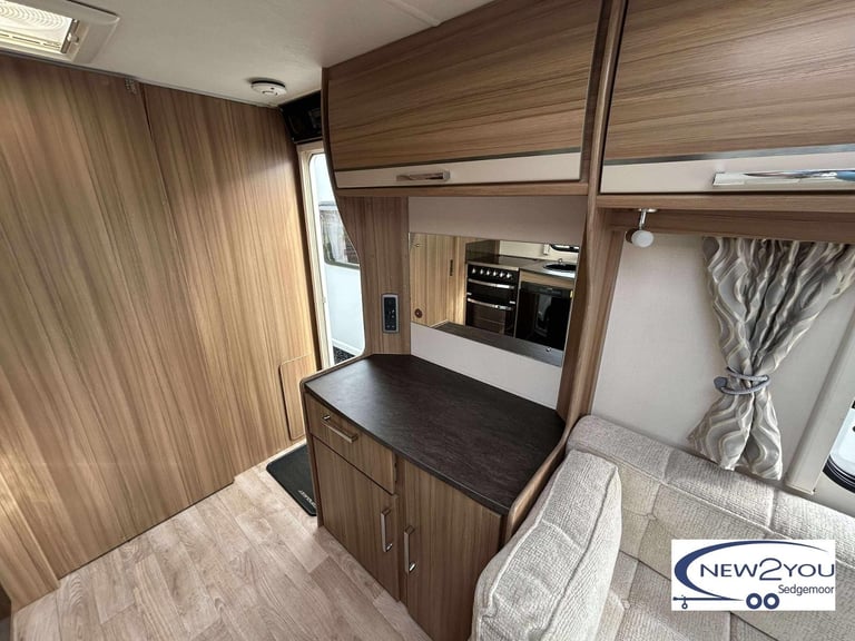 2015 Lunar Conquest CK 2 Berth Caravan + Motor mover - STOCK S048