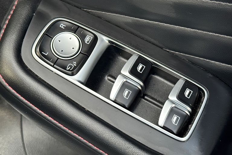 2023 MG MG HS 103408 Hatchback Automatic