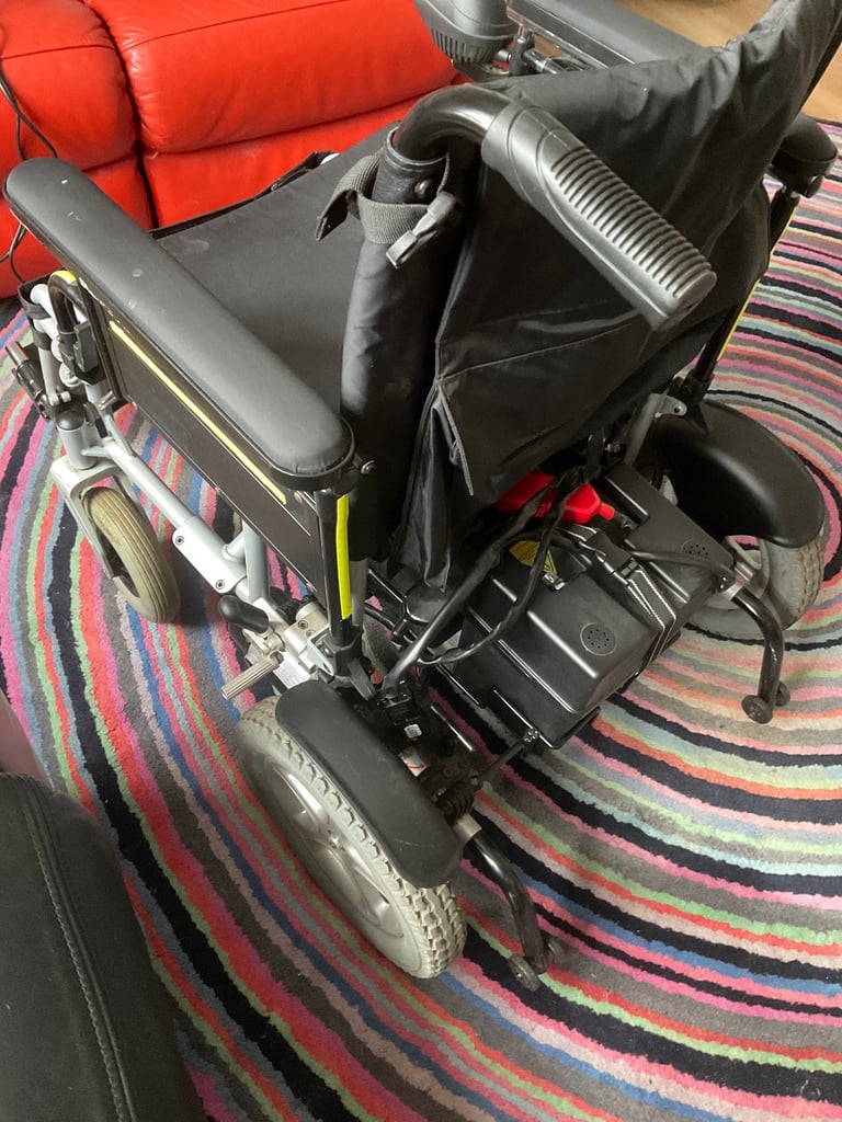ELECTRIC WHEELCHAIR IN VERY GOOD CONDITION 