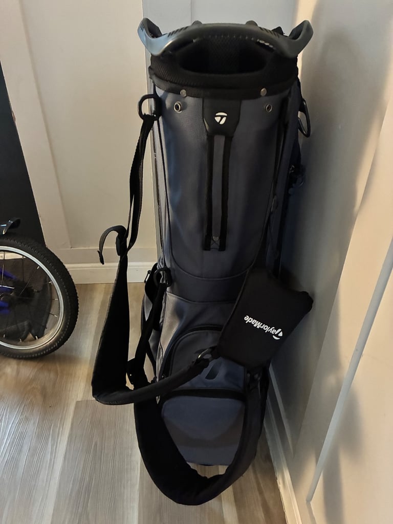 Taylor made golf bag 