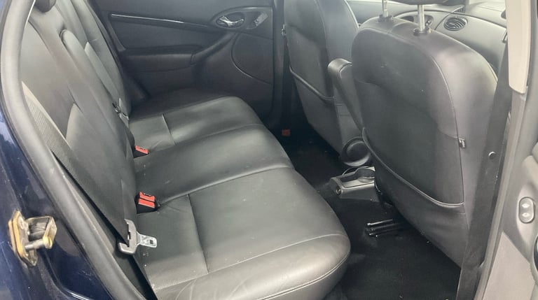 2004 Ford Focus 1.6 Ghia 5dr HATCHBACK Petrol Manual
