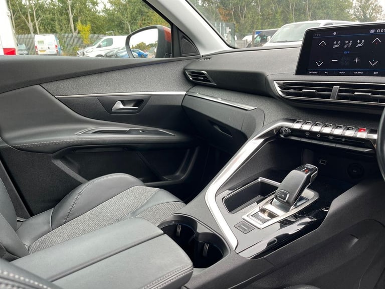 Peugeot 3008 ALLURE PURETECH S/S 1.2 130ps Petrol Automatic in Bronze
