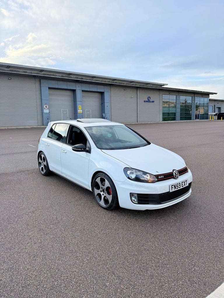 Volkswagen Golf GTI 