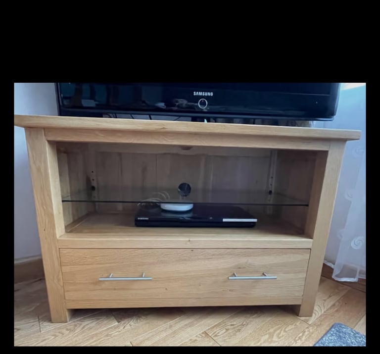 Samsung TV “40 , tv stand, coffee table, dvd
