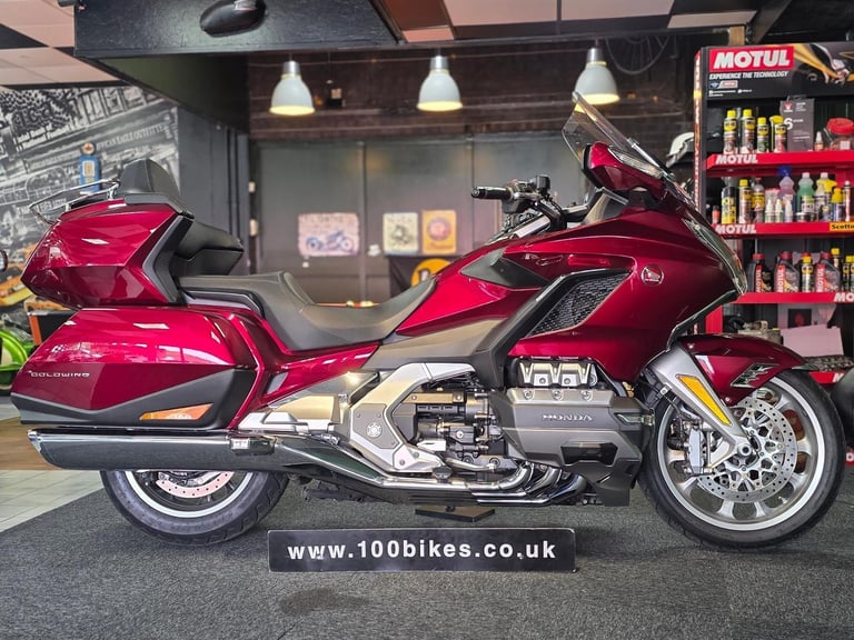 image for 2019/69 HONDA GL1800 GOLDWING MANUAL 11,100 MILE'S 