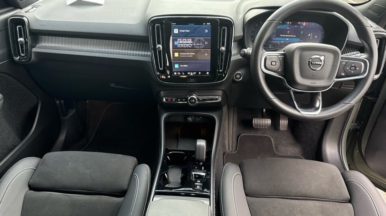 2025 Volvo XC40 Plus, B4 Mild hybrid, Petrol, Dark Estate Petrol Automatic