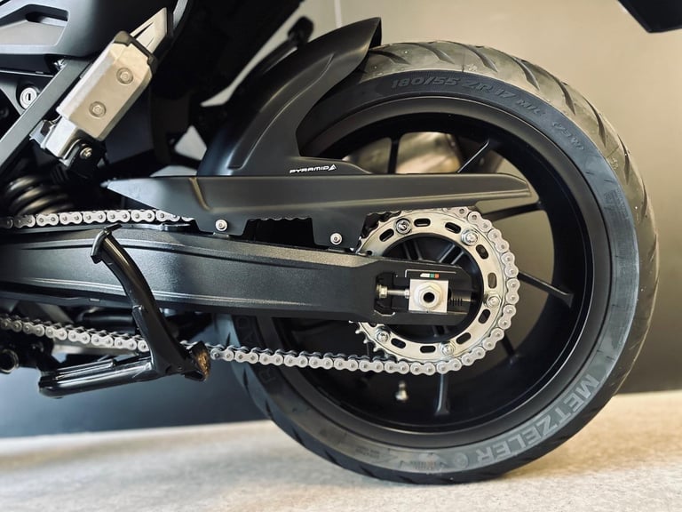 STUNNING ONE OWNER 2023/23 HONDA NT1100 MOTORCYCLE 