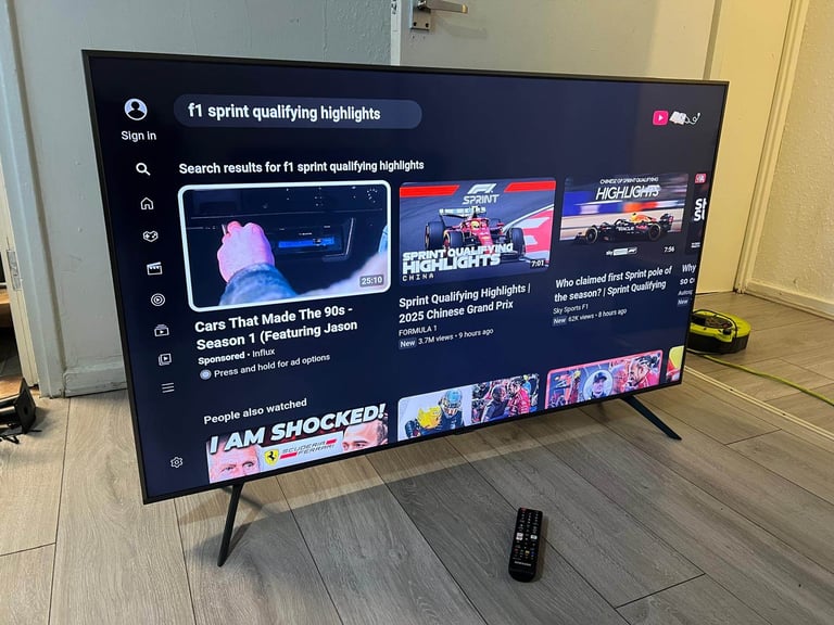 50" SAMSUNG 4K ULTRA SMART TV new condition 