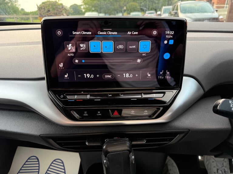 2021 71 REG VOLKSWAGEN ID4 - 77 kWh - LIFE PRO PERFORMANCE - ELECTRIC - 1 OWNER