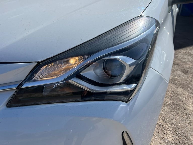 Toyota Yaris 1.5 VVT-i Icon 5dr - REAR CAMERA - BLUETOOTH - Petrol