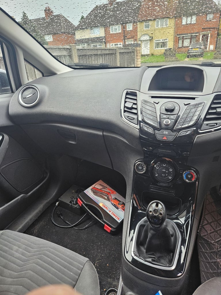 Ford, FIESTA, Hatchback, 2015, Manual, 1241 (cc), 3 doors