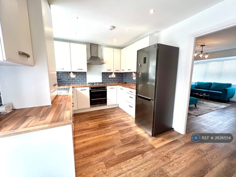 3 bedroom house in Admiral Way, Leamington Spa, CV31 (3 bed) (#2636554)