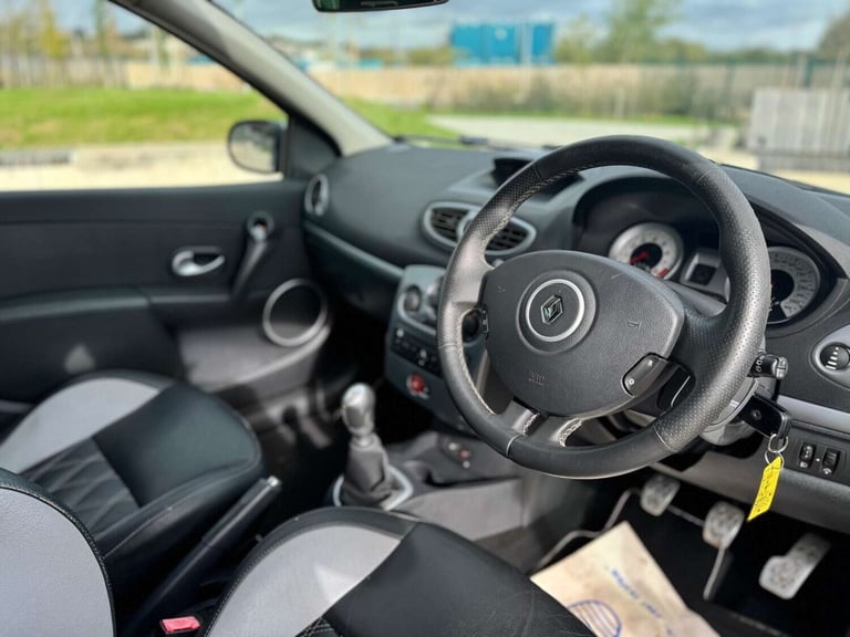 2009 Renault Clio 1.6 VVT 128 GT 3dr HATCHBACK PETROL Manual