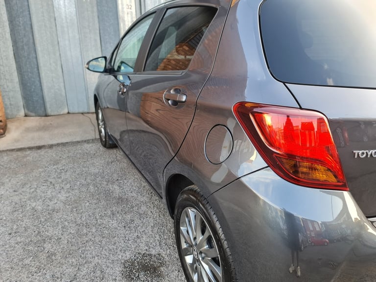 2016 Toyota Yaris 1.33 VVT-i Icon 5dr HATCHBACK Petrol Manual
