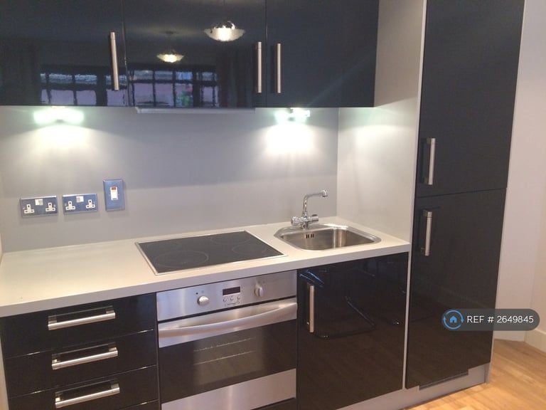 2 bedroom flat in Derwent Foundry, Birmingham, B3 (2 bed) (#2649845)