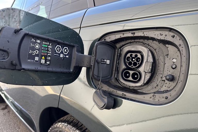 2025 Land Rover Range Rover 3.0 P460e 38.2kWh Autobiography Auto 4WD Euro 6 (s/s) 5dr SUV Automatic