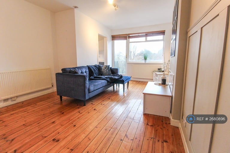 2 bedroom flat in Arundel Court, Nottingham, NG3 (2 bed) (#2680896)