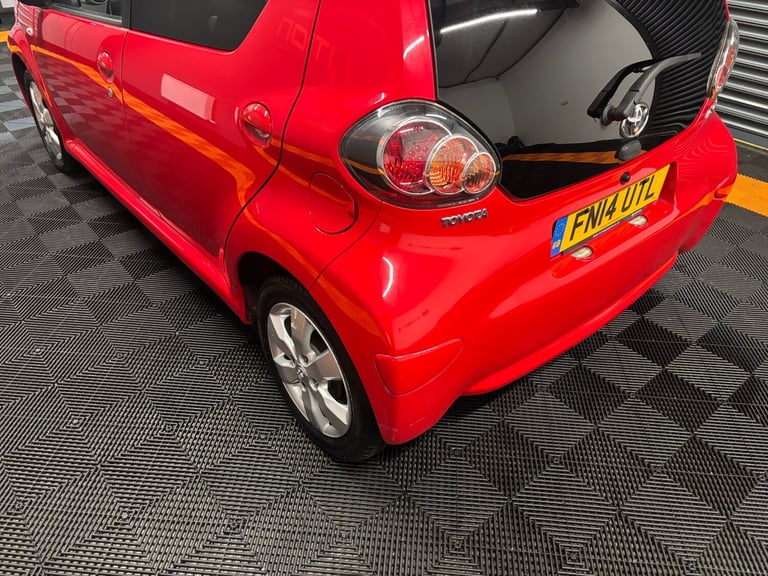 2014 Toyota AYGO 1.0 VVT-i Move with Style 5dr HATCHBACK Petrol Manual