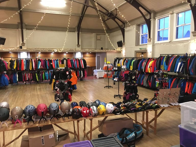 KNUTSFORD SKIWEAR SALE