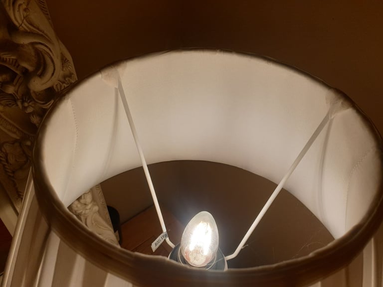 Cream crackle glazed lamp