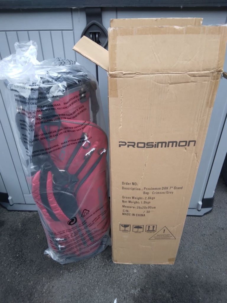 image for BRAND NEW golf carry bag with rain hood 