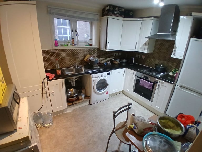 Ground Floor Double Room With ALL BILLS INCLUDED Next to Norbury Station