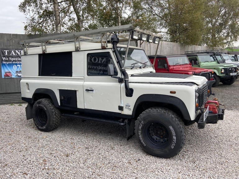 image for 1999 Land Rover Defender 110 2.5 TD5 County Hard Top SUV Diesel Manual MWB (299 g/km, 120 bhp) PA...