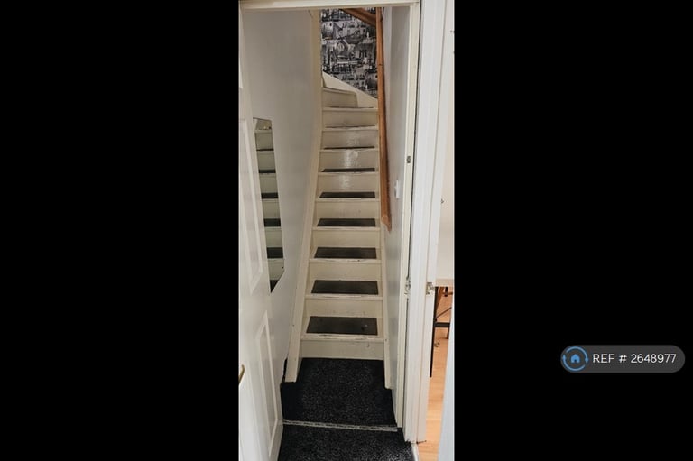 5 bedroom house in Bentley New Drive, Walsall, WS2 (5 bed) (#2648977)