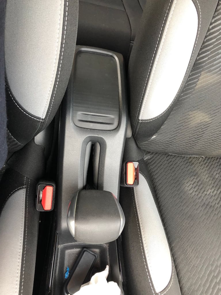 BEST OFFER PLEASE  Lady Driver Long MOT TILL OCT 2026 Peugeot, 2008,SUV/Hatchback