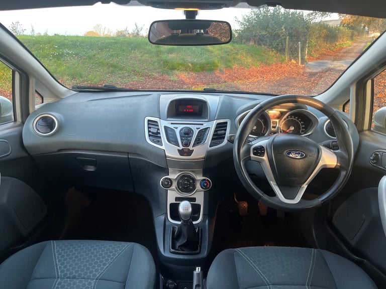 FORD FIESTA 1.25 PETROL MANUAL 5 DOOR HATCHBACK - LONG MOT AND FULL SERVICE HISTORY