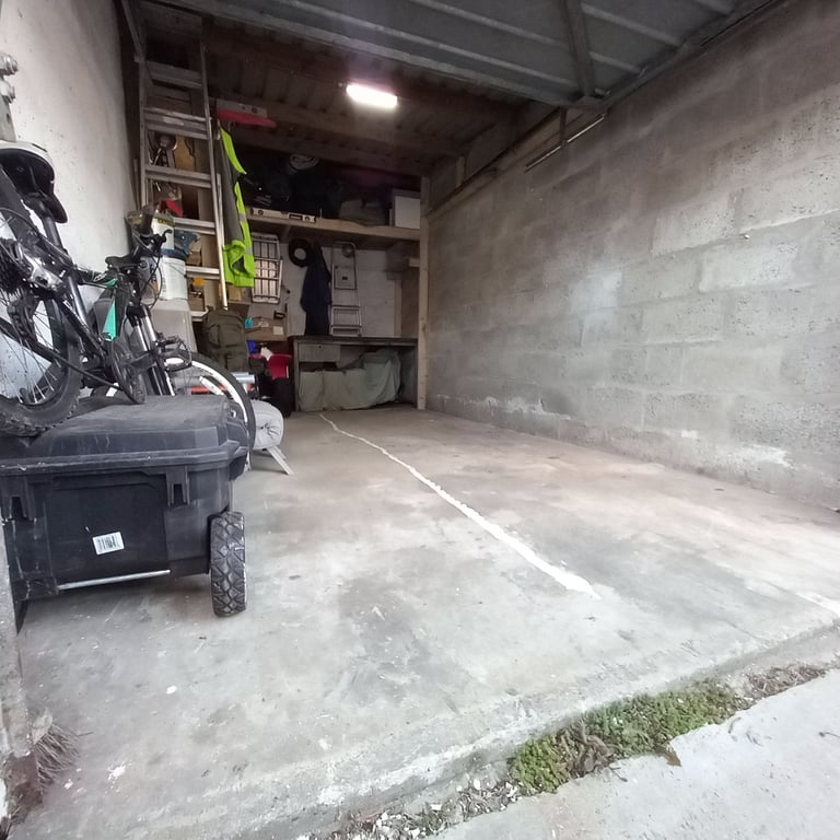 Garage space for rent