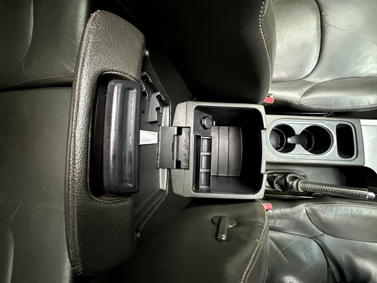 2013 Nissan Navara 3.0 dCi V6 Outlaw 4WD Diesel 4-Door Diesel