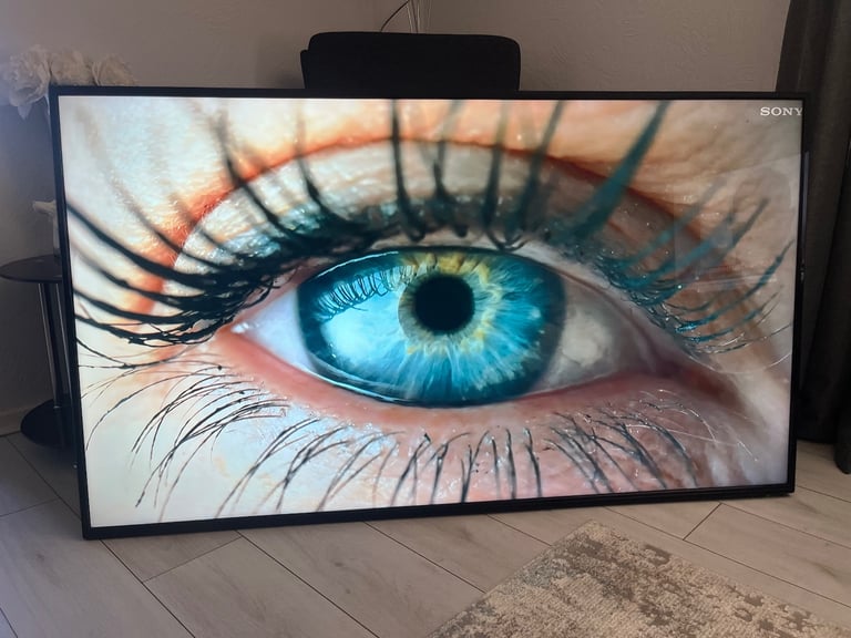electriQ 65” 4K UHD HDR10 LED Smart LED TV in Great Condition