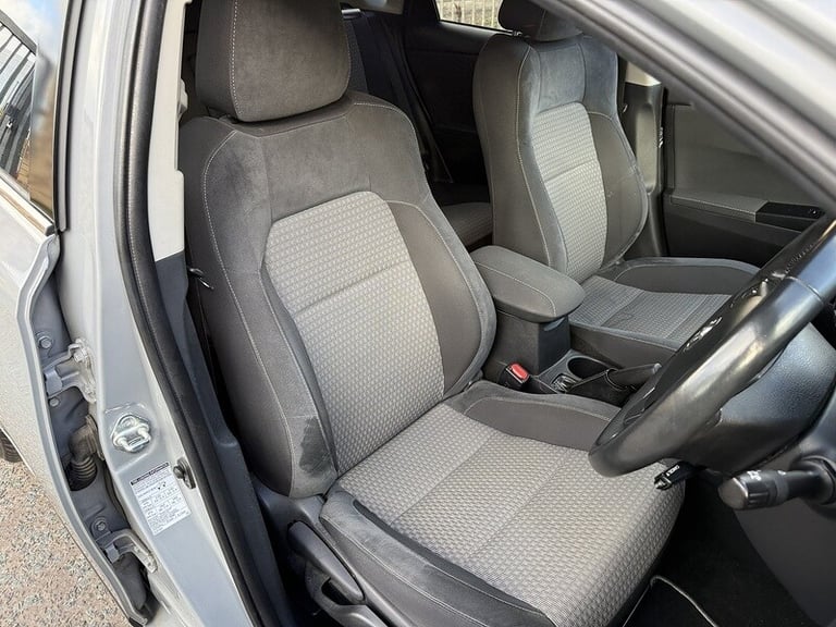 2018 Toyota Auris 1.8 Hybrid Design TSS 5dr CVT [Nav] HATCHBACK PETROL/ELECTRIC Automatic