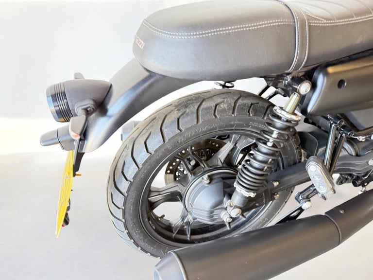 2020 Moto Guzzi V7 744 III Stone Night Pack Euro 4